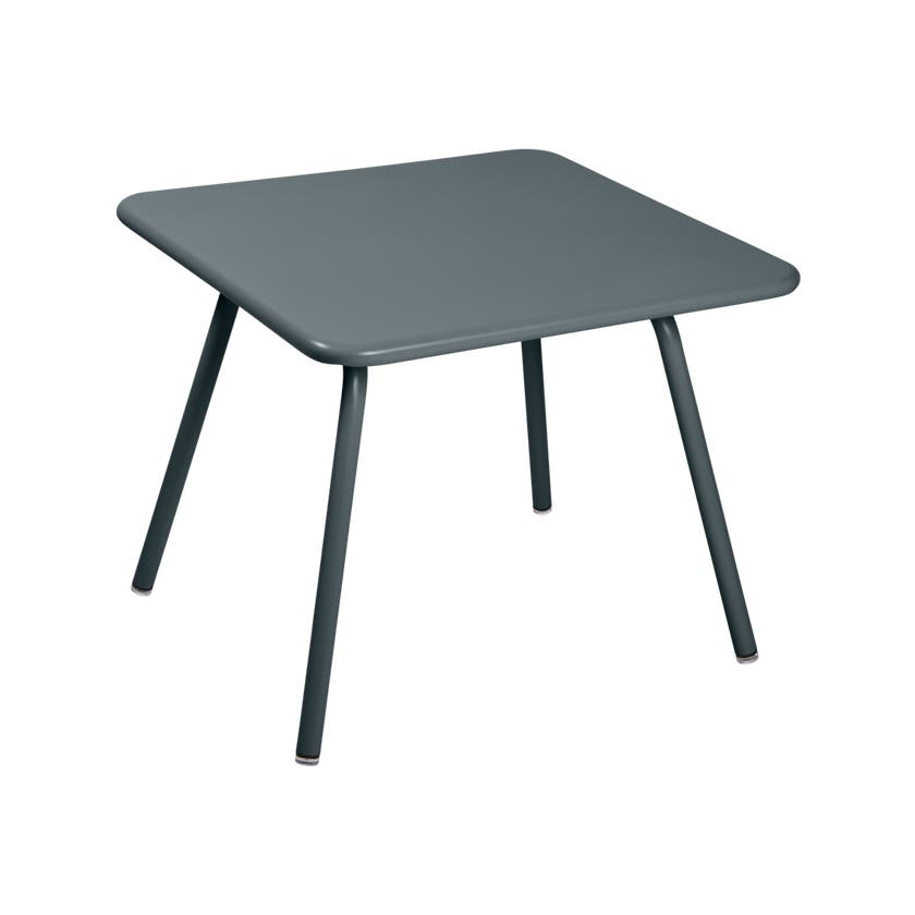Table LUXEMBOURG KID 57 x 57 de Fermob, Gris orage Table LUXEMBOURG KID 57 x 57 de Fermob, Gris orage