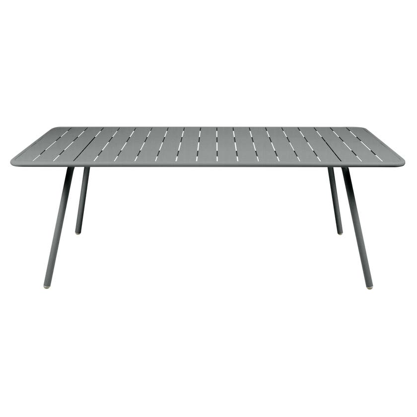 Table LUXEMBOURG pour 8 personnes de Fermob, Gris lapilli Table LUXEMBOURG pour 8 personnes de Fermob, Gris lapilli