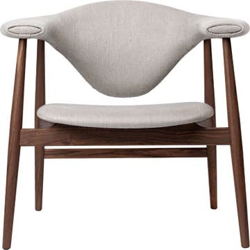 Fauteuil Lounge MASCULO avec piétement en bois de Gubi, Noyer