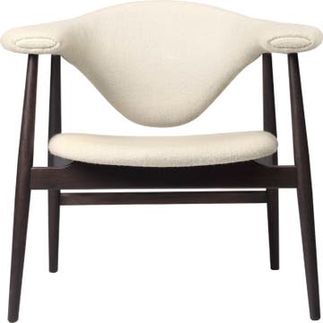 Fauteuil Lounge MASCULO avec piétement en bois de Gubi, Chêne fumé