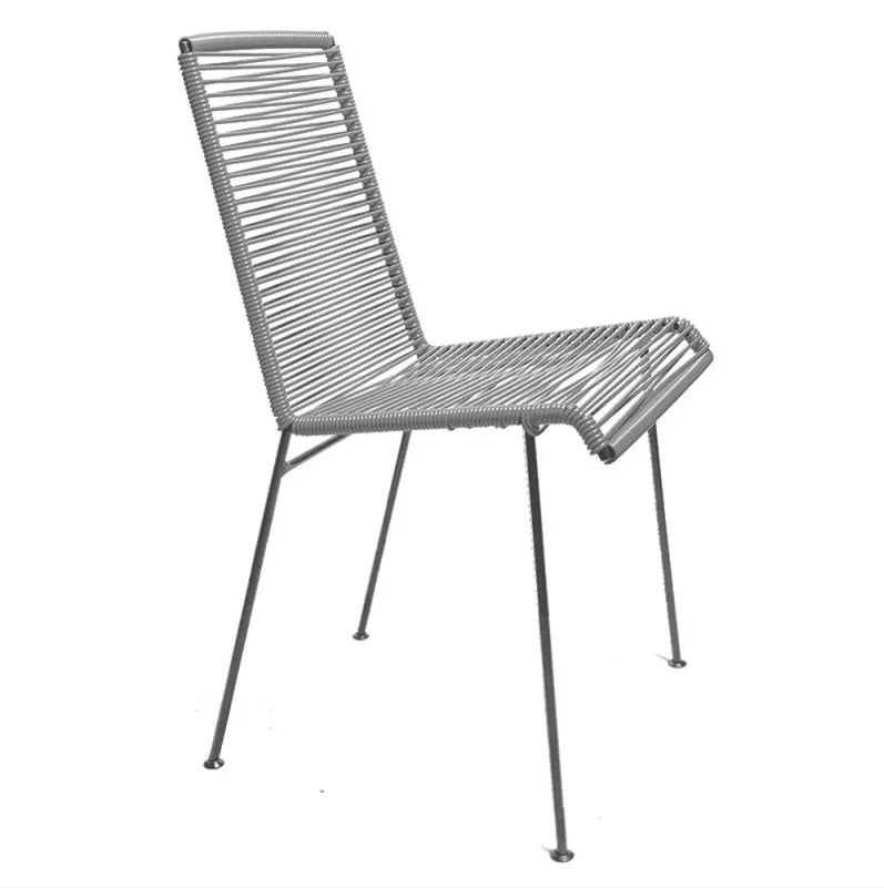 Chaise MAZUNTE de Boqa avec structure noire, Gris Chaise MAZUNTE de Boqa avec structure noire, Gris