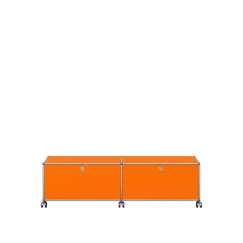 Meuble de rangement bas USM Haller M61 avec roulettes, Orange pur Meuble de rangement bas USM Haller M61 avec roulettes, Orange pur