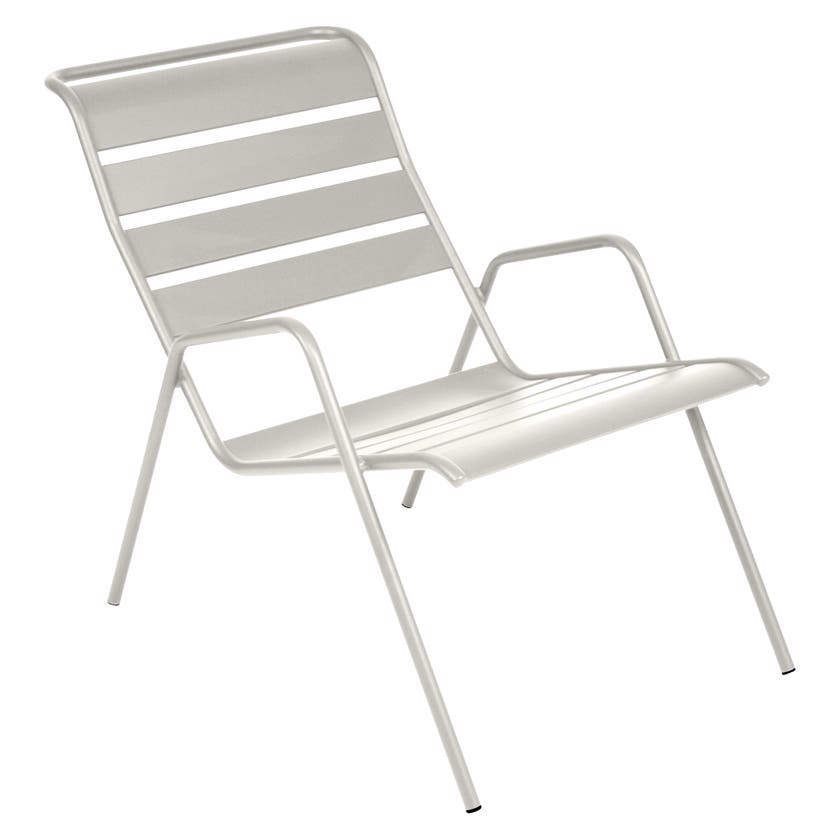 Fauteuil bas MONCEAU de Fermob, Gris argile Fauteuil bas MONCEAU de Fermob, Gris argile