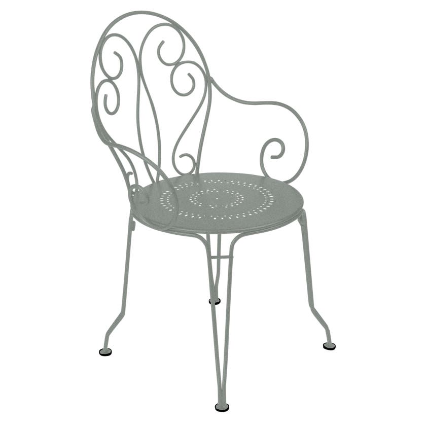 Fauteuil MONTMARTRE de Fermob, Gris lapilli Fauteuil MONTMARTRE de Fermob, Gris lapilli