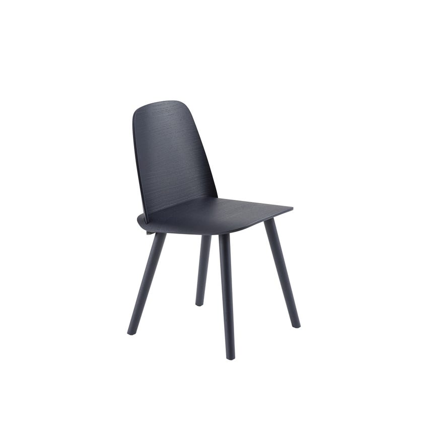 Chaise NERD de Muuto, Bleu nuit Chaise NERD de Muuto, Bleu nuit