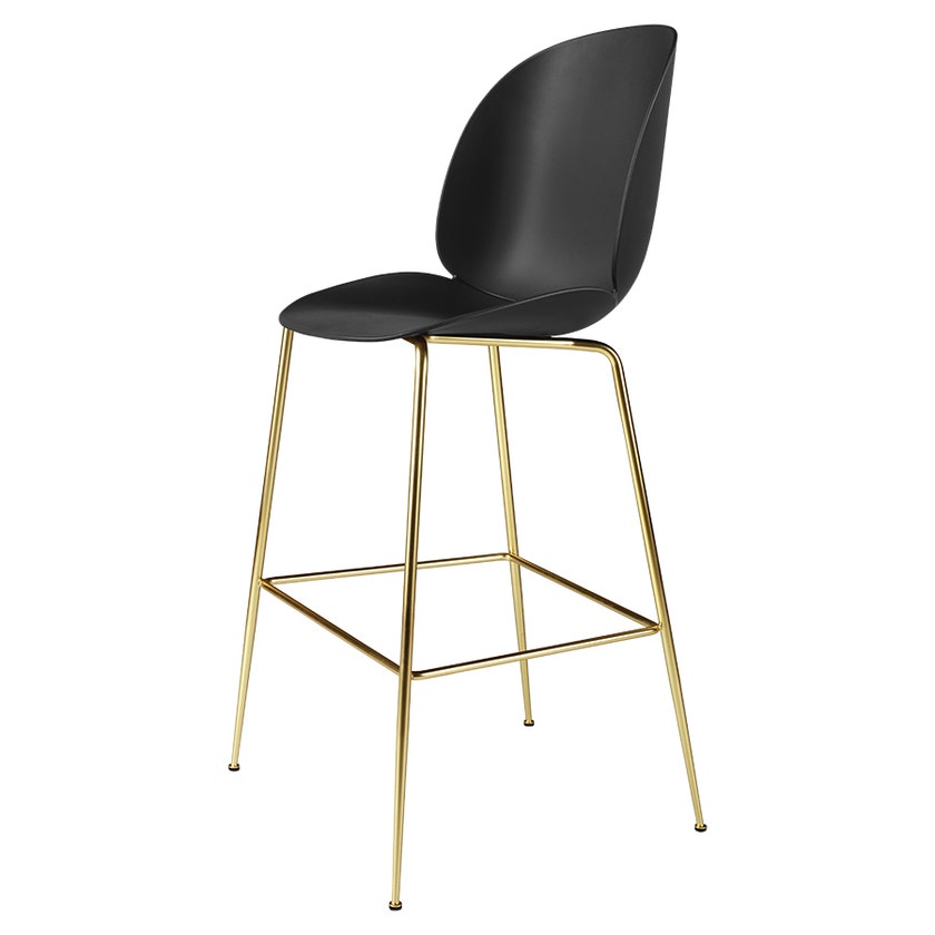 Tabouret de bar BEETLE H.65 de Gubi, Base laiton antique, Noir Tabouret de bar BEETLE H.65 de Gubi, Base laiton antique, Noir