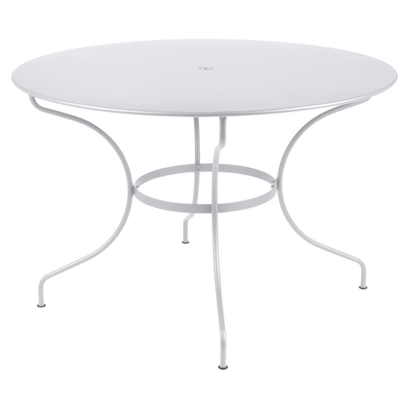 Table ronde OPÉRA + de Fermob, D. 117, Blanc coton Table ronde OPÉRA + de Fermob, D. 117, Blanc coton