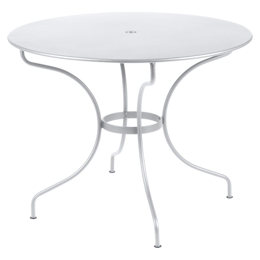 Table ronde OPÉRA + de Fermob, D. 96, Blanc coton Table ronde OPÉRA + de Fermob, D. 96, Blanc coton