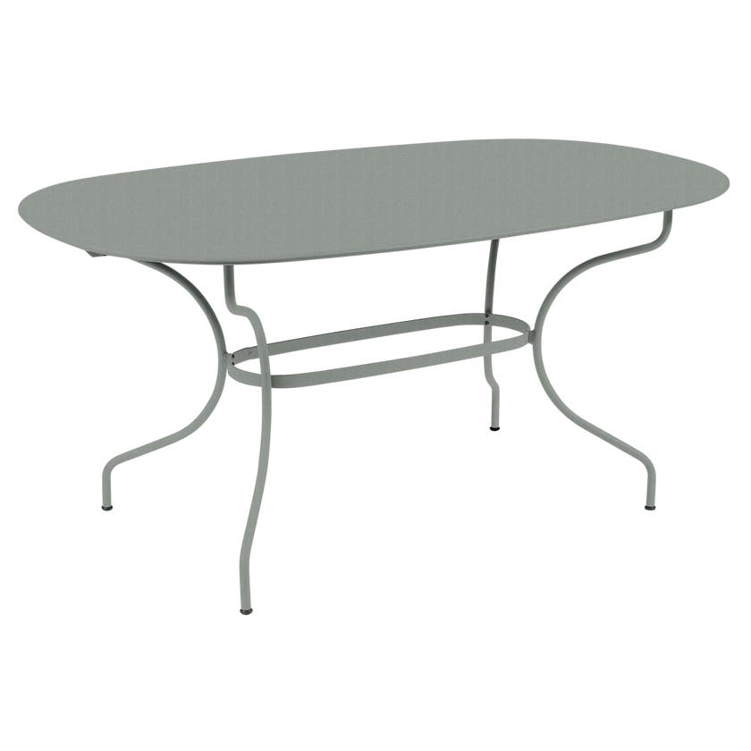Table ovale 160x90 OPÉRA + de Fermob, Gris lapilli Table ovale 160x90 OPÉRA + de Fermob, Gris lapilli