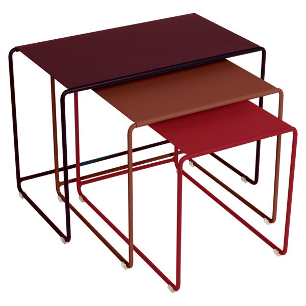 Trilogie de tables basses gigognes OULALA de Fermob, Évasion florale (cerise noire, ocre rouge, piment) Trilogie de tables basses gigognes OULALA de Fermob, Évasion florale (cerise noire, ocre rouge, piment)