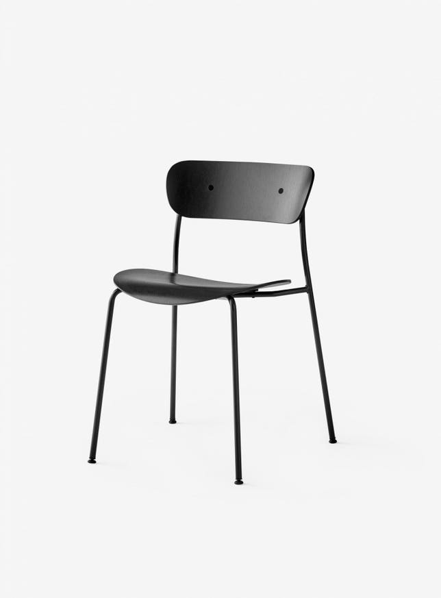 Chaise PAVILION AV1 de &TRADITION, Black lacquered oak Chaise PAVILION AV1 de &TRADITION, Black lacquered oak