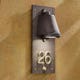 Plaque murale Nautic HOUSENUMBER bronze antique brut avec chiffres en bronze poli