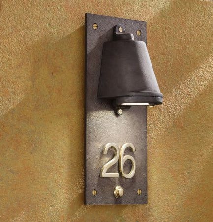 Plaque murale Nautic HOUSENUMBER bronze antique brut avec chiffres en bronze poli