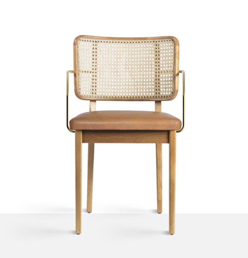 Chaise avec accoudoirs CANNAGE de RED Edition, Finition chêne naturel, Cuir tabac