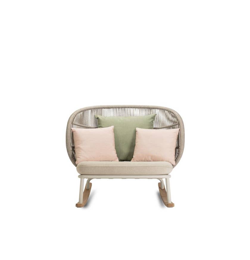 Rocking chair KODO Cocoon de Vincent Sheppard, Avec coussin d'assise et coussins déco, Carbon beige
