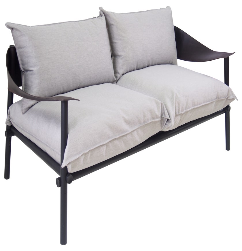 Sofa 2 places TERRAMARE de Emu, Noir avec coussins gris clair