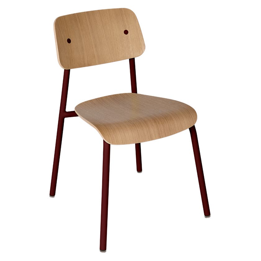 Chaise chêne STUDIE de Fermob, Cerise noire Chaise chêne STUDIE de Fermob, Cerise noire