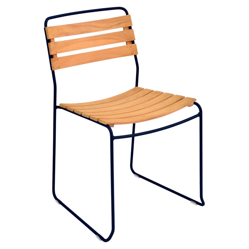 Chaise teck SURPRISING de Fermob, Bleu abysse Chaise teck SURPRISING de Fermob, Bleu abysse
