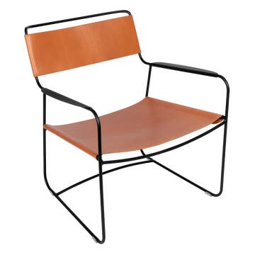 Fauteuil bas cuir SURPRISING de Fermob, Réglisse Fauteuil bas cuir SURPRISING de Fermob, Réglisse