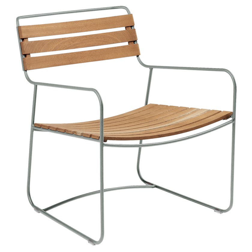 Fauteuil bas SURPRISING TECK de Fermob, Gris lapilli Fauteuil bas SURPRISING TECK de Fermob, Gris lapilli