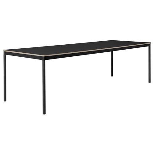 Table BASE de Muuto, 250 x 90 cm, Bords en contreplaqué naturel, Noir Table BASE de Muuto, 250 x 90 cm, Bords en contreplaqué naturel, Noir