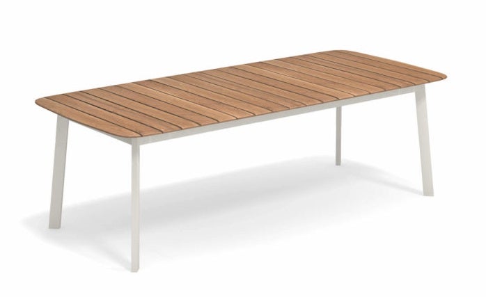 Table rectangulaire SHINE de Emu, 225 x 100 cm, Blanc mat Table rectangulaire SHINE de Emu, 225 x 100 cm, Blanc mat
