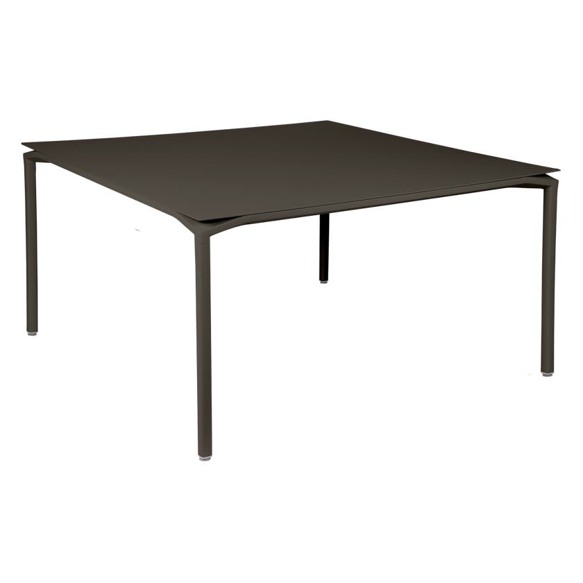 Table CALVI de Fermob, 140 x 140 cm, Tonka Table CALVI de Fermob, 140 x 140 cm, Tonka