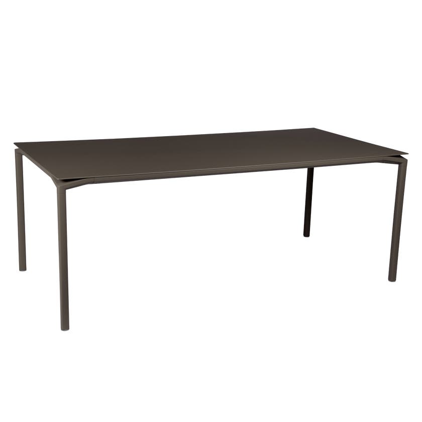 Table CALVI de Fermob, 195 x 95 cm, Tonka Table CALVI de Fermob, 195 x 95 cm, Tonka