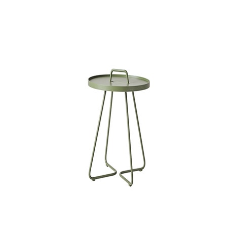 Table d'appoint ONE THE MOVE de Cane-line, Petite, vert olive