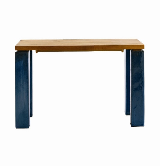Table INOUT 34 de Gervasoni, Pieds céramique bleu, Plateau teck
