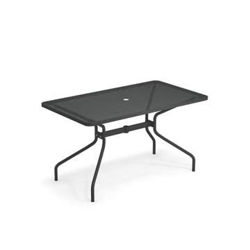 Table rectangulaire CAMBI de Emu, 140 x 80 cm, Fer ancien 