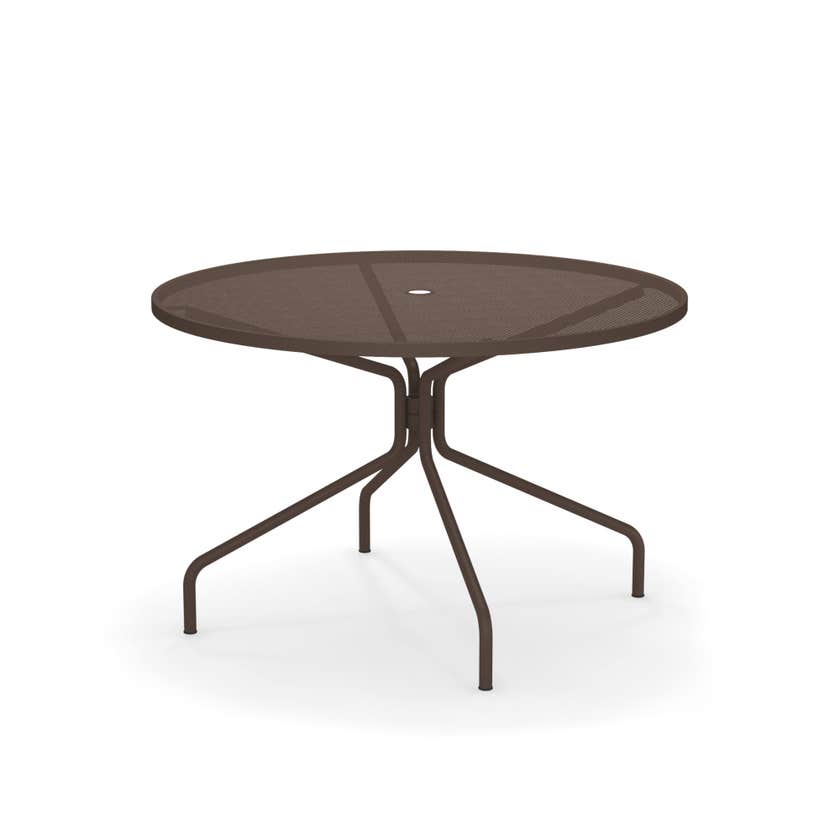 Table ronde CAMBI de Emu, Ø120 cm, Marron d'Inde Table ronde CAMBI de Emu, Ø120 cm, Marron d'Inde