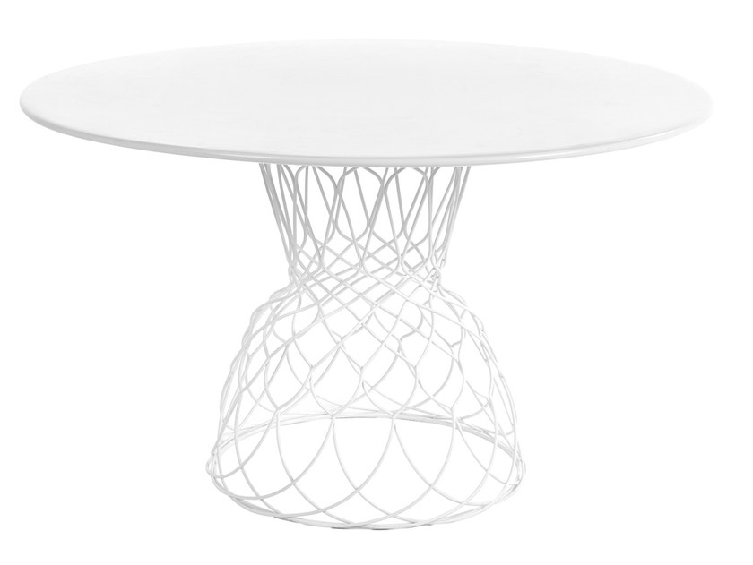Table ronde RE-TROUVE de Emu, Ø 130 cm, Blanc mat Table ronde RE-TROUVE de Emu, Ø 130 cm, Blanc mat