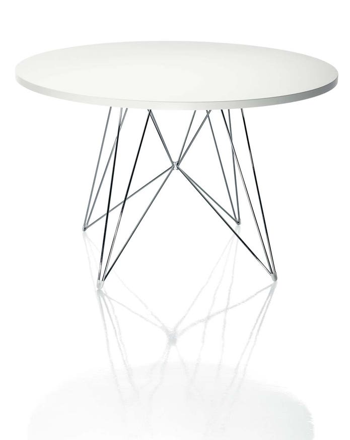 Table ronde XZ3 de Magis, Blanc et chrome Table ronde XZ3 de Magis, Blanc et chrome