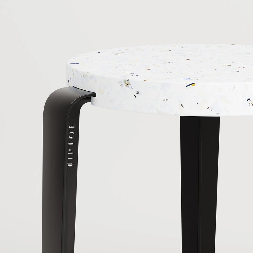 Tabouret LOU - plastique recyclé Venezia - Noir Graphite Tabouret LOU - plastique recyclé Venezia - Noir Graphite