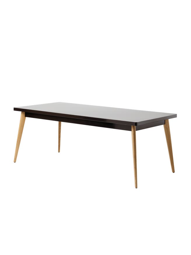 Table 55 pieds chêne de Tolix, 200 x 95, Brun noir Table 55 pieds chêne de Tolix, 200 x 95, Brun noir