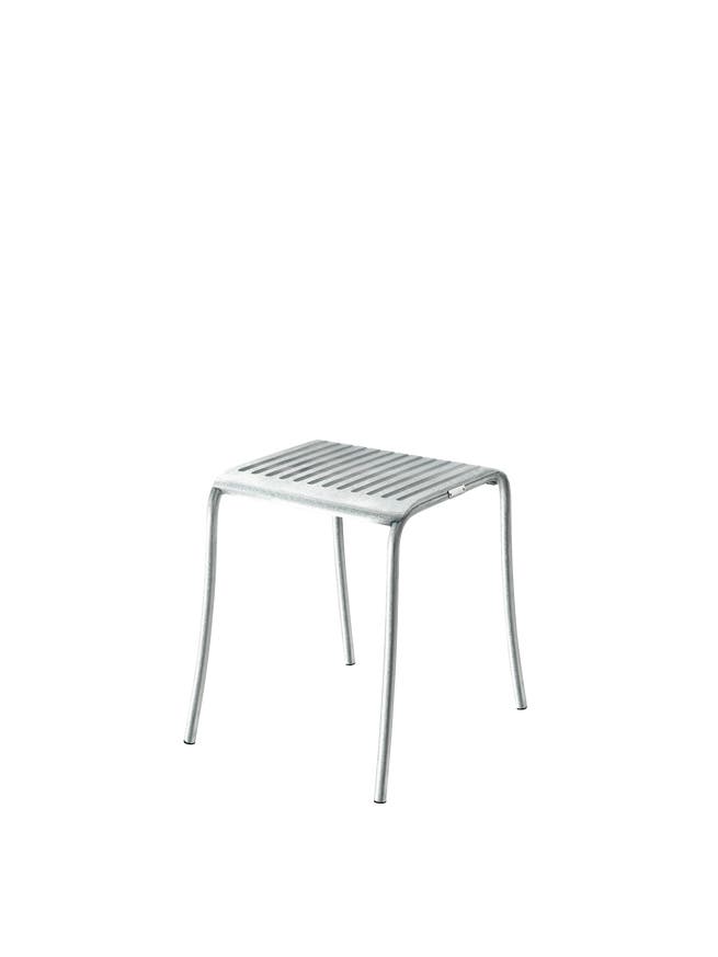 Tabouret à lames PATIO en acier inoxydable de Tolix, Brut vernis Tabouret à lames PATIO en acier inoxydable de Tolix, Brut vernis