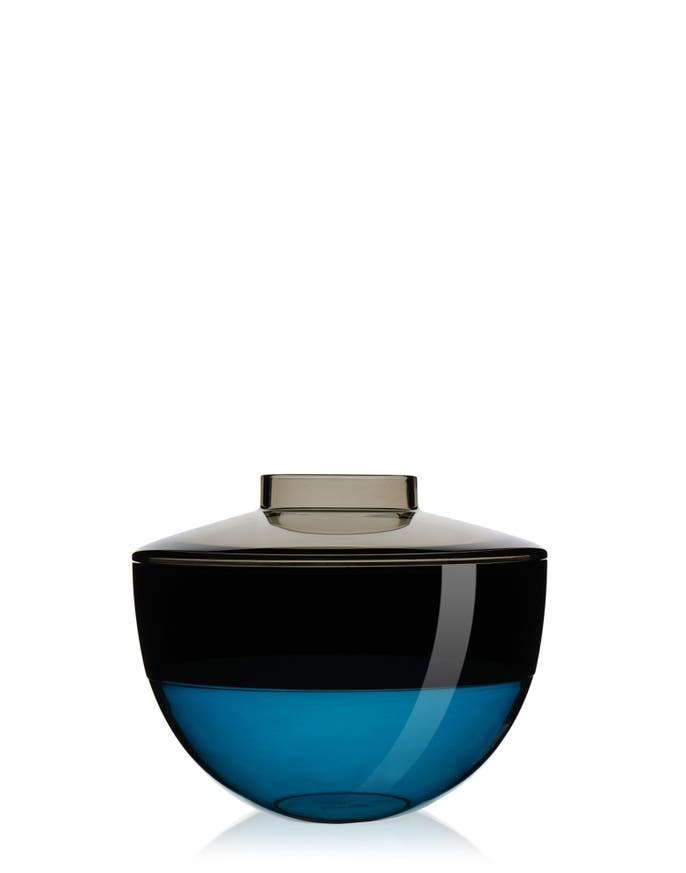Vase SHIBUYA de Kartell, fumé-fumé foncé- pétrole Vase SHIBUYA de Kartell, fumé-fumé foncé- pétrole