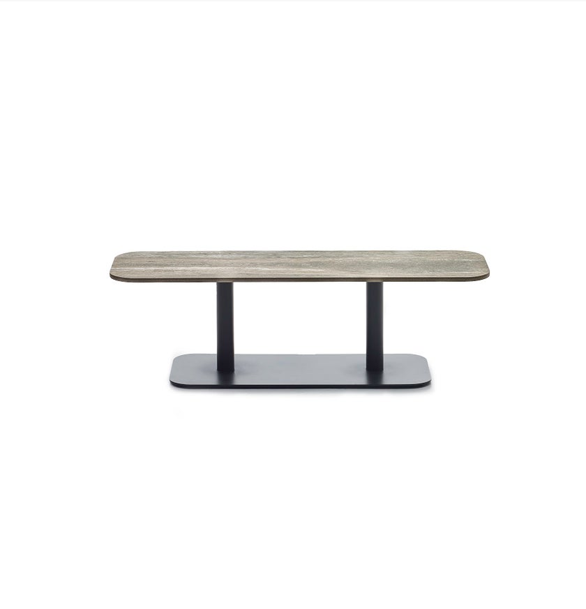 Table basse extérieure KODO 129 x 45 de Vincent Sheppard, Structure aluminium Fossil Grey, Plateau céramique Flint