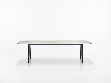 Table de repas extérieur KODO 210 x 100 de Vincent Sheppard, Structure aluminium, Plateau céramique Table de repas extérieur KODO 210 x 100 de Vincent Sheppard, Structure aluminium, Plateau céramique