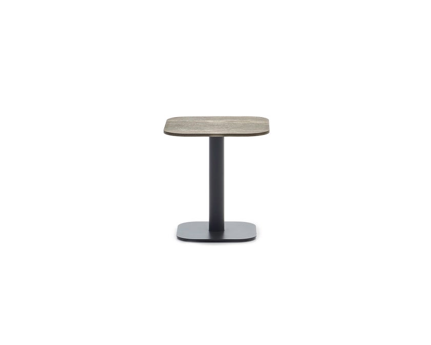 Table d'appoint extérieur KODO 41 x 41 de Vincent Sheppard, Structure aluminium, Plateau céramique Table d'appoint extérieur KODO 41 x 41 de Vincent Sheppard, Structure aluminium, Plateau céramique