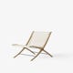 Chaise lounge X HM10 de &TRADITION, Chêne lacqué avec insert en noyer, Assise en rotin
