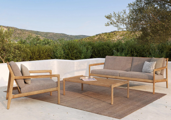 collection en bois pour le jardin : canapé et fauteuil de la marque ethnicraft