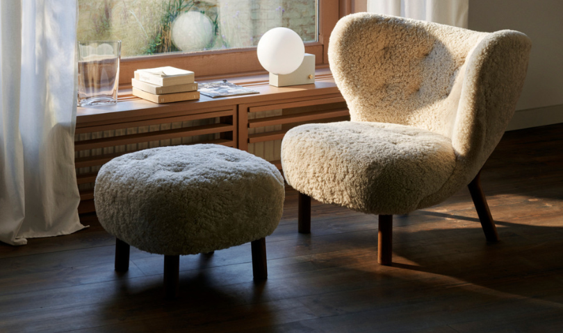 Fauteuil lounge LITTLE PETRA VB1, noyer huilé, sheepskin Moonlight