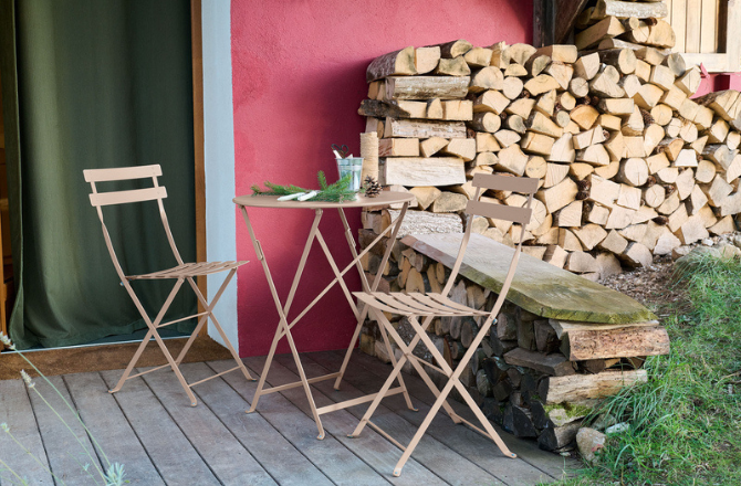 Comment retoucher son mobilier en métal avant l'oxydation